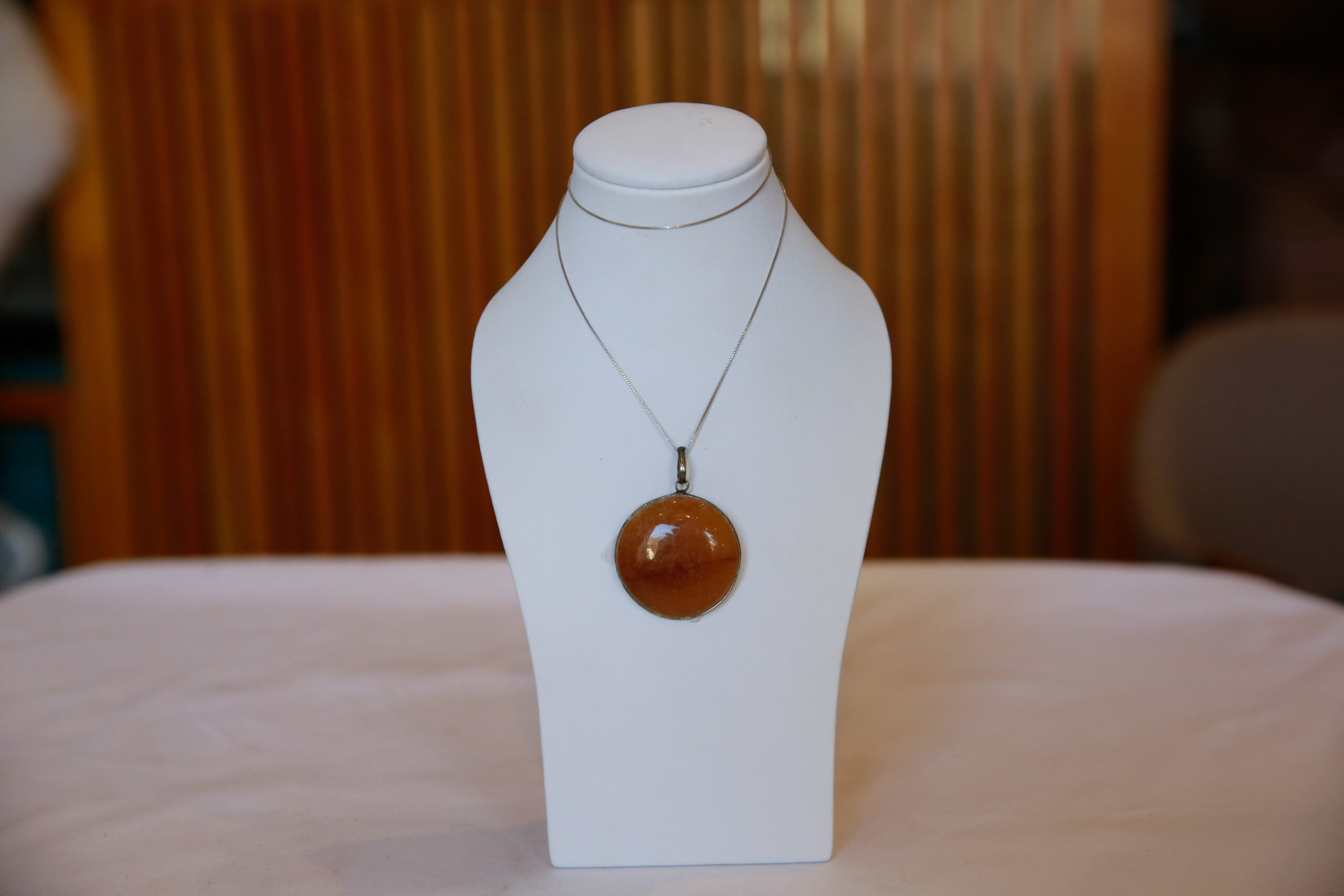 Golden Quartz Round